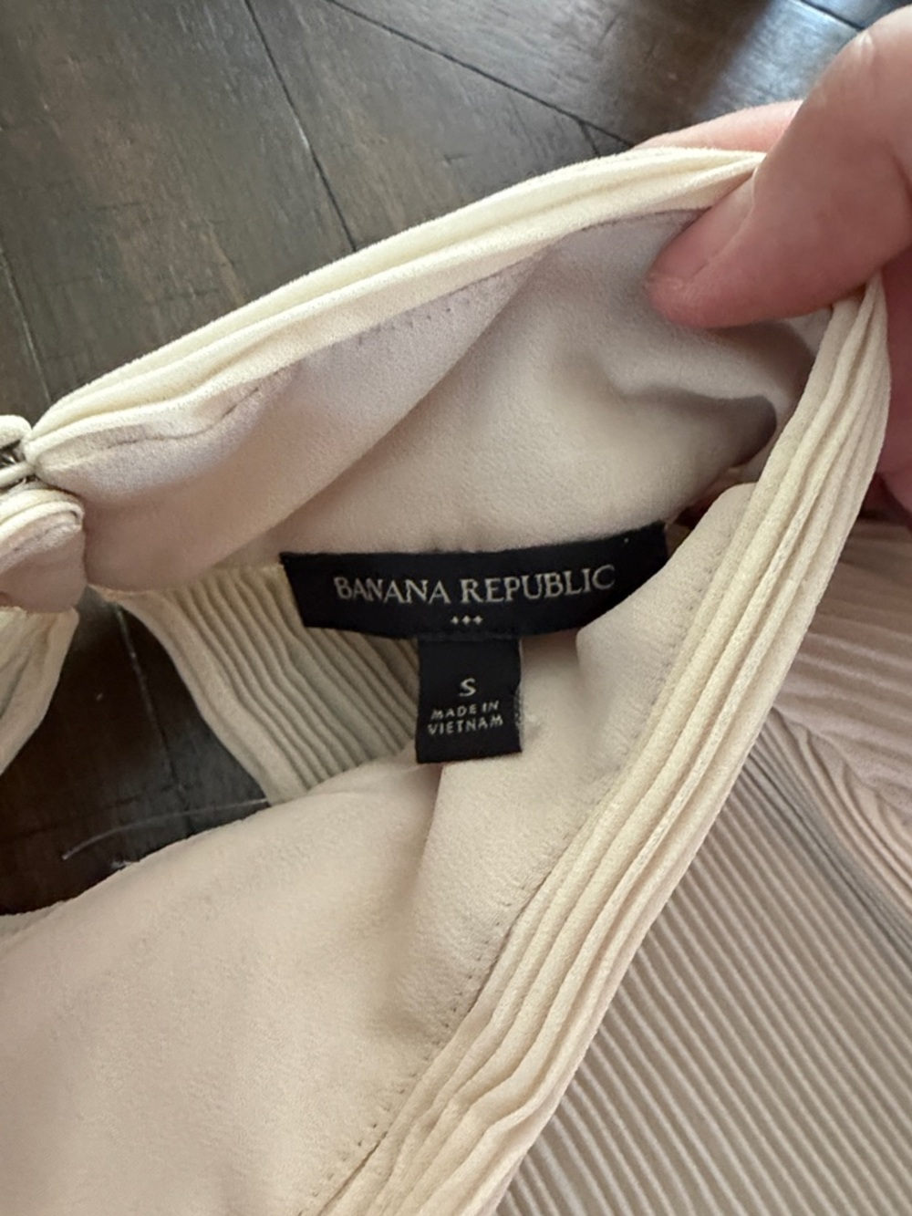 Pleated High-Neck Women's Top in Light Blush/Cream - Picture 3 of 6